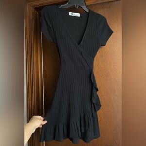 Towne & Reese Elegant Black Ribbed Dress